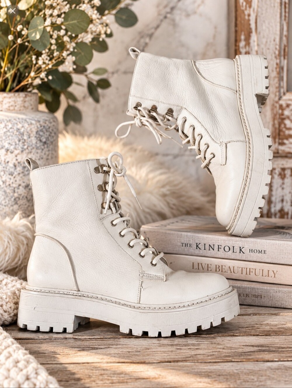 Sam Edelman "Garret" Ivory Leather Lug Sole Lace Up Combat ankle Boots Sz 8
